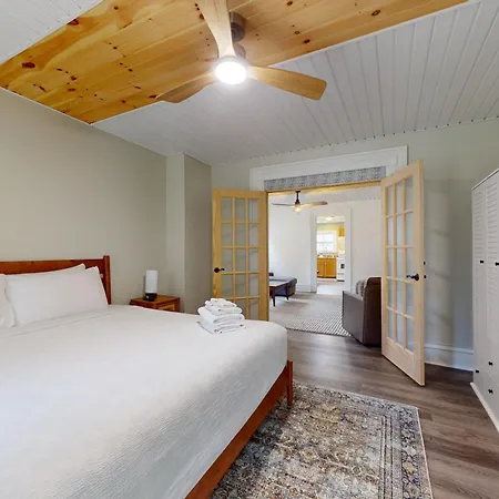 Finger Lakes Escape